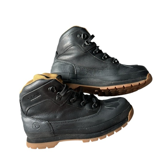 Timberland Kids Black and Tan Boots - Picture 3 of 10